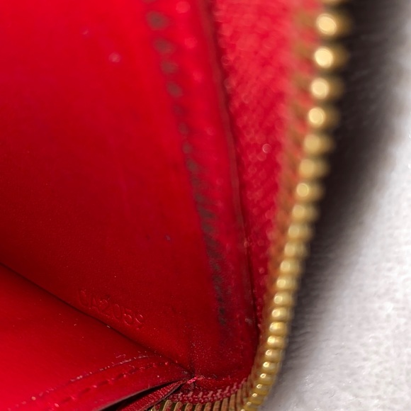 #149 LV Long Wallet Vernis - Picture 16 of 16